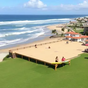 revitalização das escolas de surf e espaços kids
